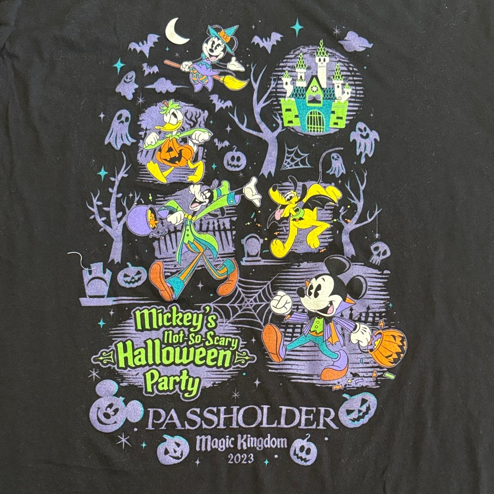 Vintage 2023 Mickey's Halloween Party Pass-holder T-Shirt